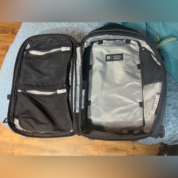 Wandrd 35L transit backpack - Picture 3 of 16